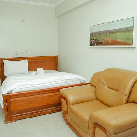 FQ Hotel Limited Dar es Salaam Esterno foto
