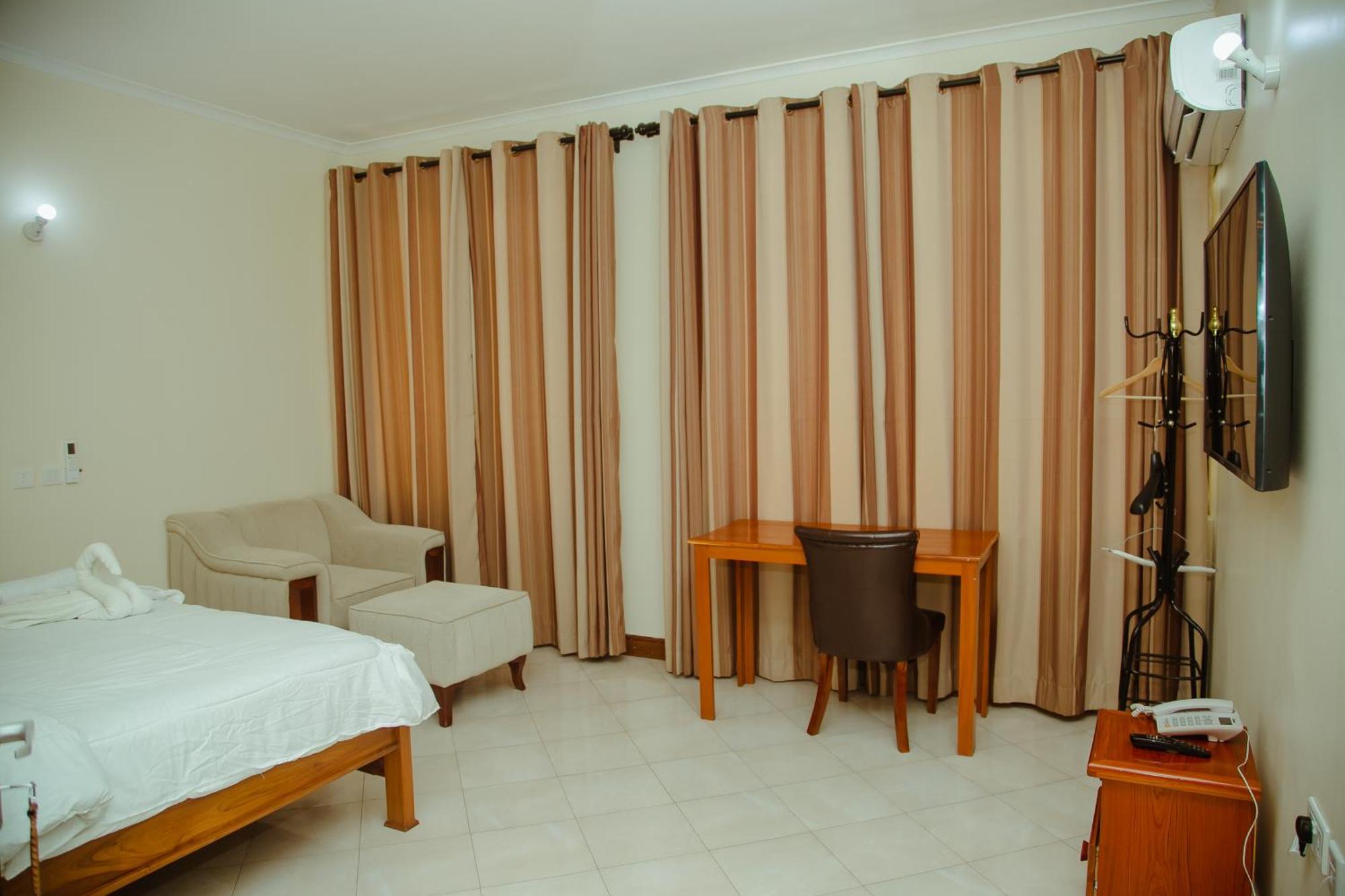 FQ Hotel Limited Dar es Salaam Esterno foto