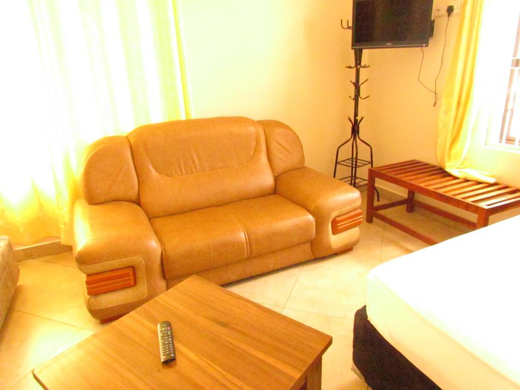 FQ Hotel Limited Dar es Salaam Esterno foto