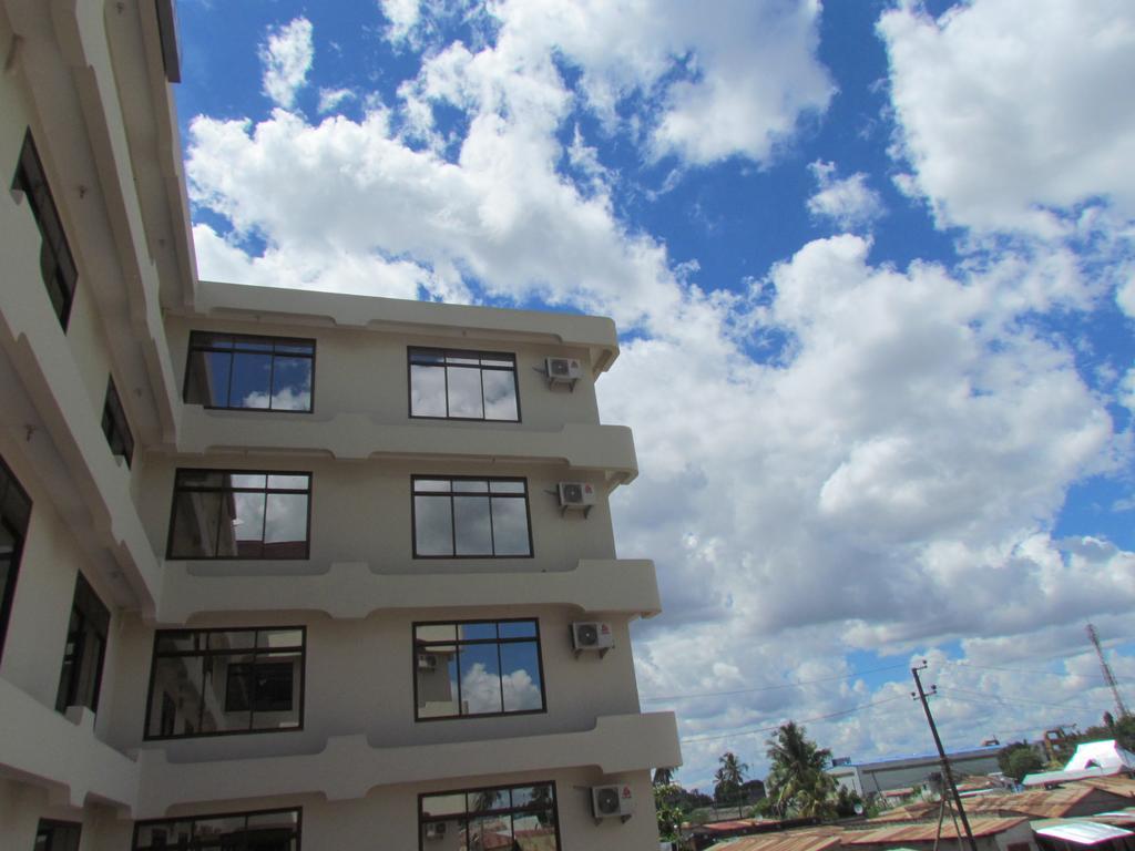 FQ Hotel Limited Dar es Salaam Esterno foto