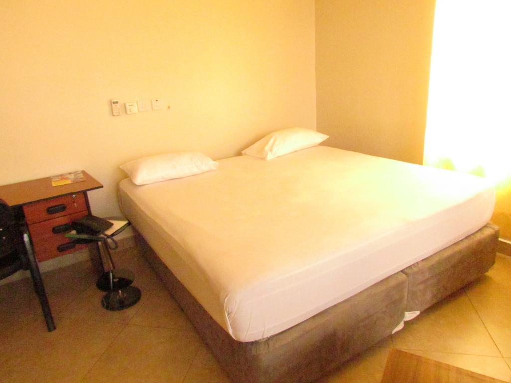 FQ Hotel Limited Dar es Salaam Esterno foto