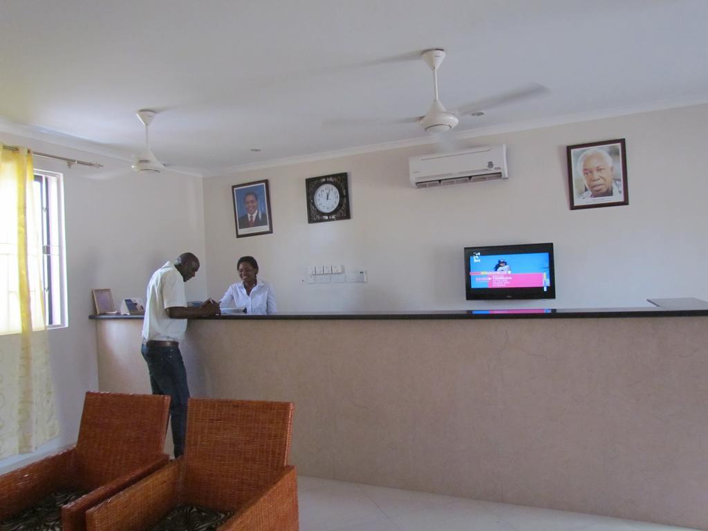 FQ Hotel Limited Dar es Salaam Esterno foto