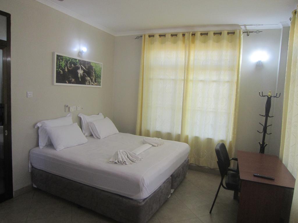 FQ Hotel Limited Dar es Salaam Esterno foto