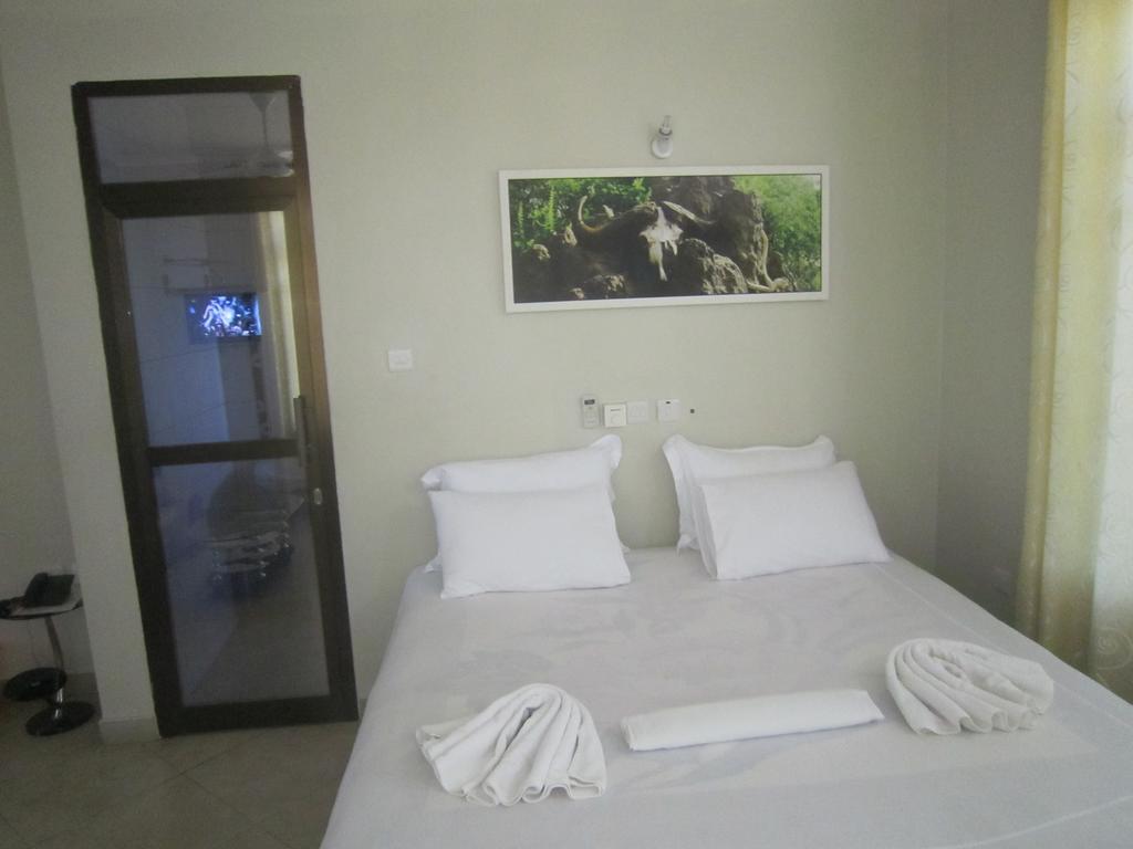 FQ Hotel Limited Dar es Salaam Esterno foto