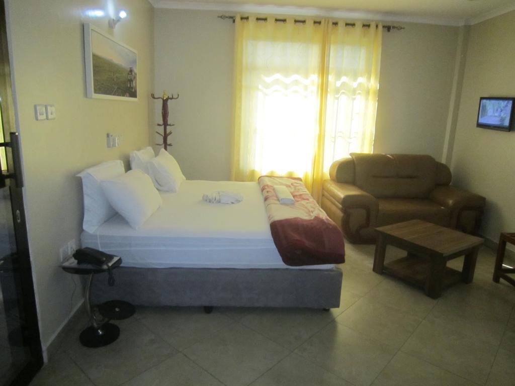 FQ Hotel Limited Dar es Salaam Esterno foto