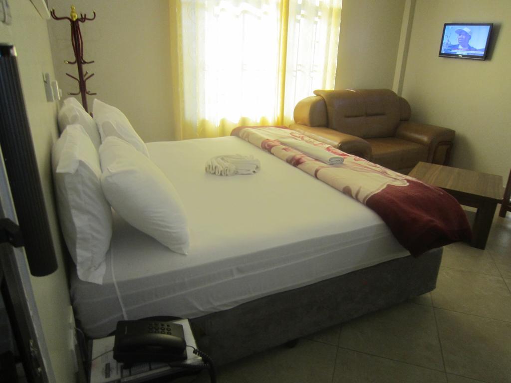 FQ Hotel Limited Dar es Salaam Esterno foto