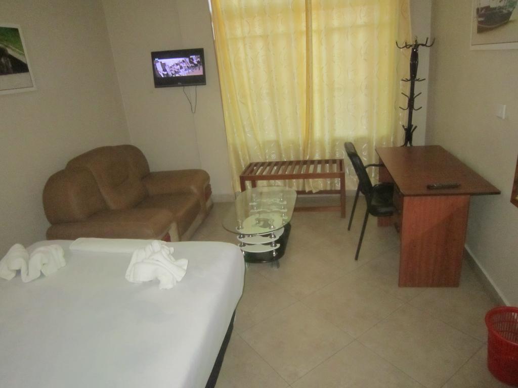 FQ Hotel Limited Dar es Salaam Esterno foto