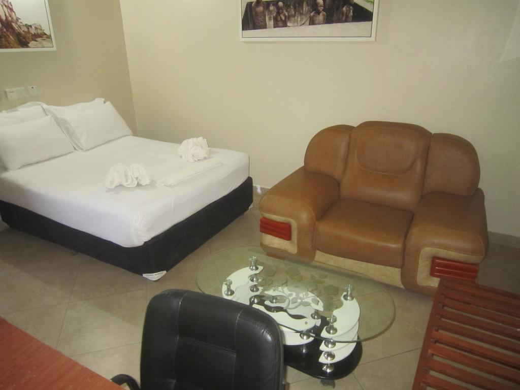 FQ Hotel Limited Dar es Salaam Esterno foto