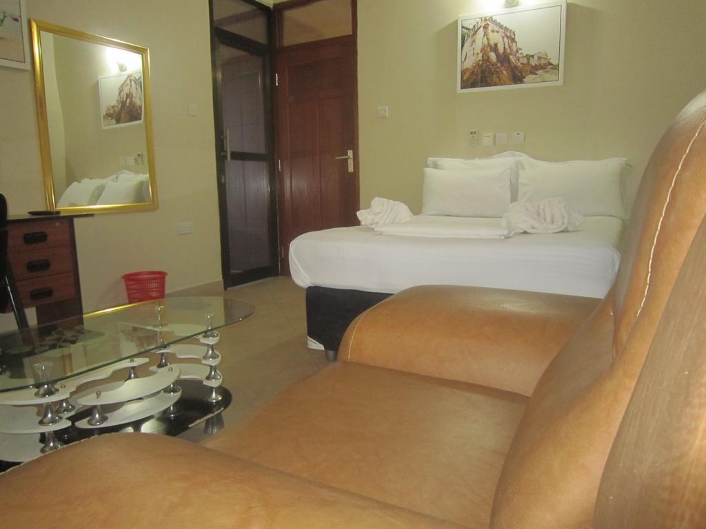 FQ Hotel Limited Dar es Salaam Esterno foto